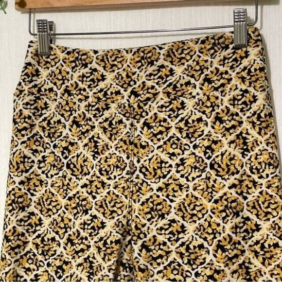 LuLaRoe Leggings Women's Size One /size  Yellow and Black Print - Picture 2 of 7